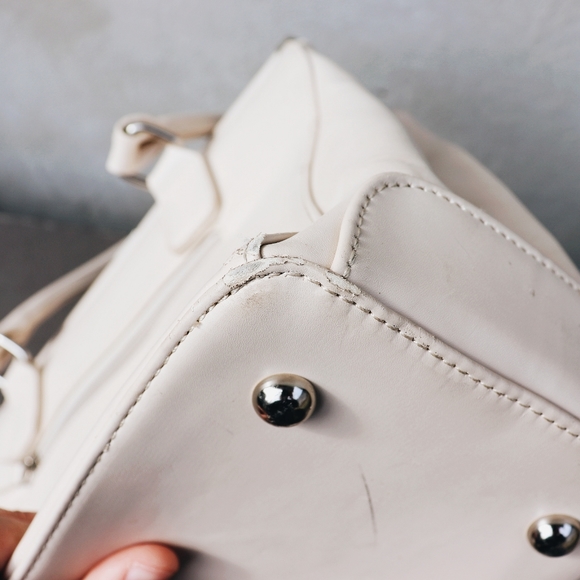 Le Chateau Off White Handbag - Picture 4 of 8